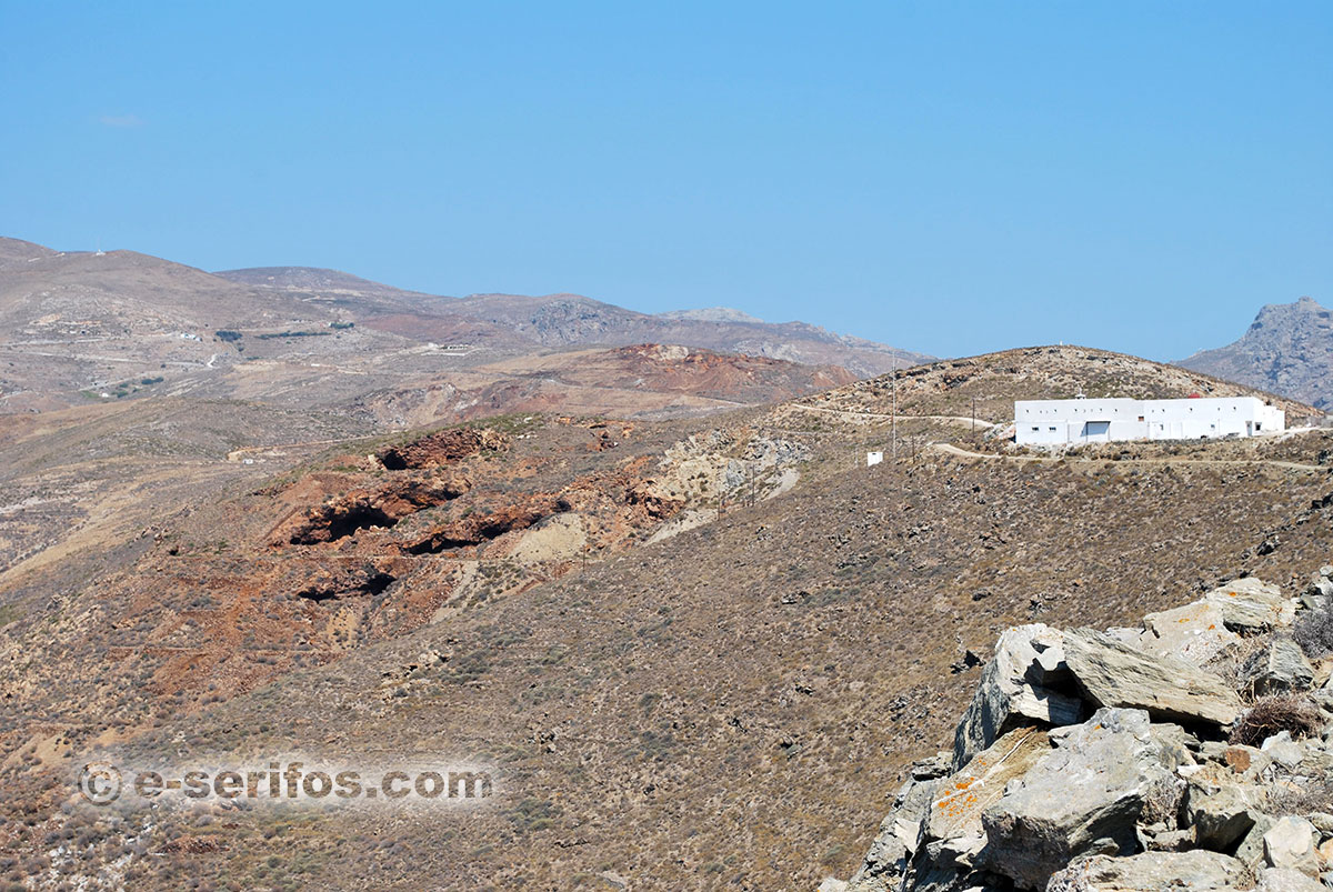 Galeries de mine dans les collines autour de Megalo Chorio